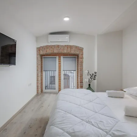 Vibes - Happy Apartment *